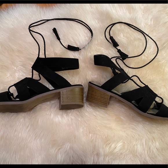 a.n.a. lace up all day heals size 10M - Picture 2 of 5